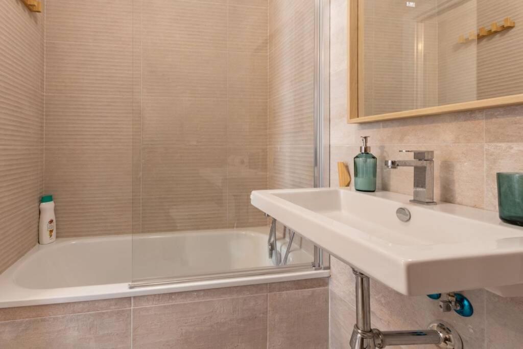 Triana Pages Oasis By Valcambre Apartment Seville Ngoại thất bức ảnh